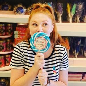 Meet your Posher, Lauren